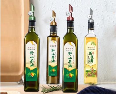 Cina Giro Olive Oil Pourer - strumento di versamento di Corkork della cucina professionale per la cottura domestica in vendita