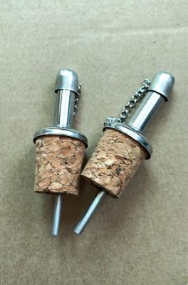 Chine NOUVEL acier inoxydable Cork Pourer Spout avec le chapeau en métal pour le vin Olive Oil Bottle de 20mm à vendre