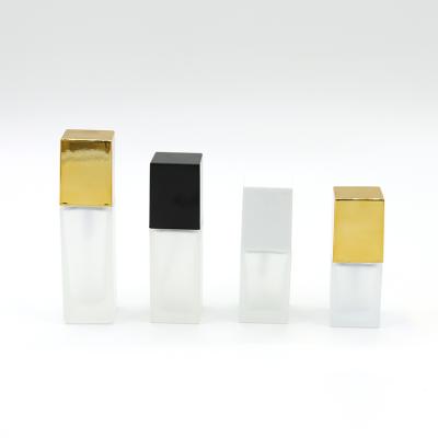 China High Qiality High Quality Perfume Bottles Portable Travel Square Spray Frosted Glass Bottle for sale