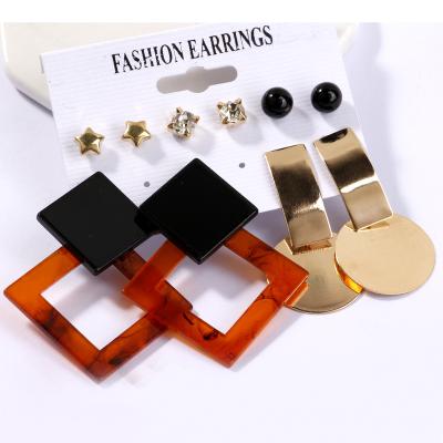 China FASHIONABLE Hot Popular European Jewelry Set Geometric C Shape Circle Earrings Bead Acrylic Tassel Drop Earrings Set For Women for sale