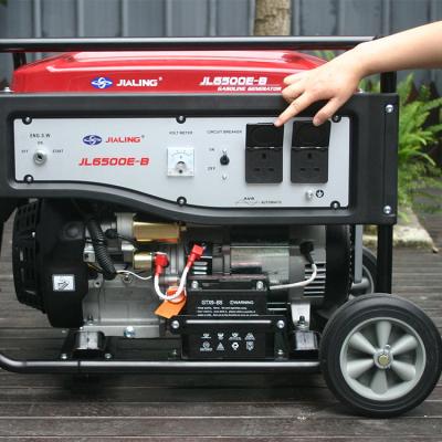 China Electric Digital Gasoline Generators 5000w Gasoline Engine 5000w Portable Generator 1.1L for sale