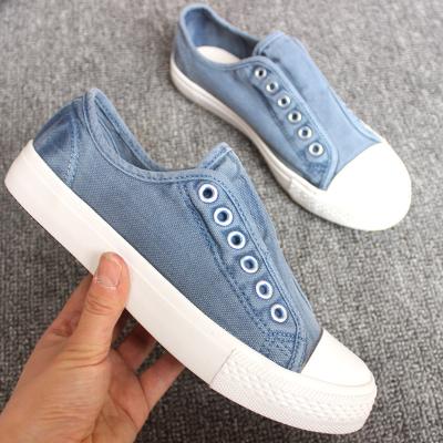 China Fashion trend men's and women's denim classic loafers high quality washed slip-on canvas shoes for sale