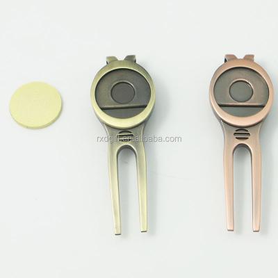 China High Quality Antique Zinc Alloy Or Custom Made Golf Digging Repair Tool With Empty Ball Marker for sale