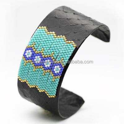 China / Custom High Fine Factory Price Snakeskin Fashion Metal Personalized Leather Bracelet for sale