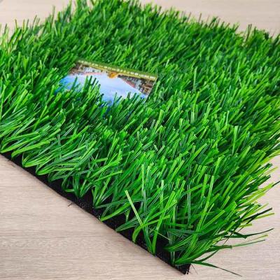 China 55 mm Pile Height Football kunstgras Volledig nodig UV-bestendige waterdoorlaatbare groene kunstgras Te koop