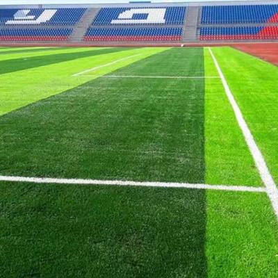 Chine 55mm 160 points/M Gazon artificiel de football haute performance résistant aux UV Gazon artificiel certifié par la FIFA à vendre