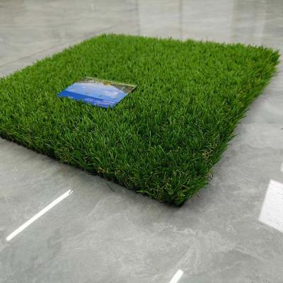 China 40 mm Paisagem de alta densidade verde Astroturf artificial para jardins paisagísticos locais de lazer à venda