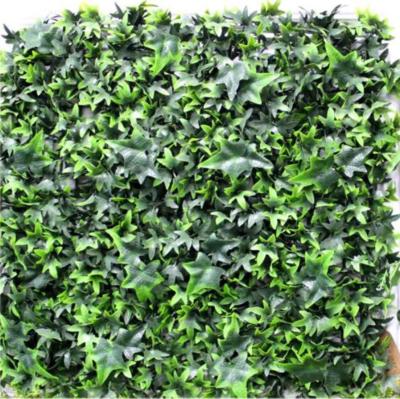 Chine Herbe artificielle pour murs respectueuse de l'environnement avec d'excellentes performances de sécurité pour les maisons et les cafés à vendre