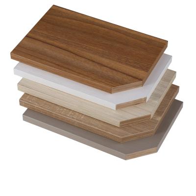 China 18mm Modern Melamine Paper Face Plywood For Furniture Cabinet Use Moisture Proof Cheap Board Colored Plywood Sheet for sale