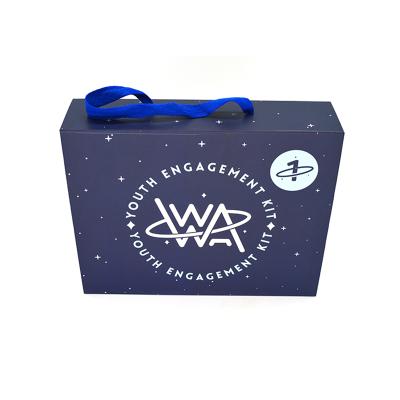 China Wholesale Customized Recyclable Logo Print Large Blue Shoe Box Paper Packaging Shoe Boxes With Handle for sale