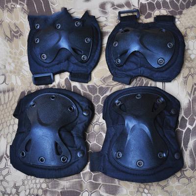 China CS Wearproof Outdoor Equipment Sports Knee Pads Elbow Pads Tactical Suit For Military Fans for sale