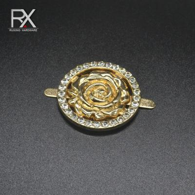 China Custom metal diamond rose metal logo tag zinc alloy decorative round label tag for handbags clothing purse label for sale