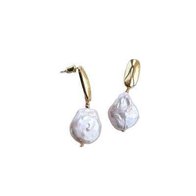 China FASHIONABLE HOT SALE 18k Gold Plated Simple And Special Shaped Natural Baroque Pearl Earrings for sale