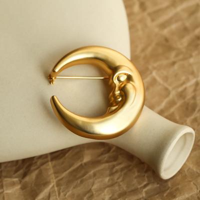 China Wholesale Gold Fashion Brooch For Ladies Moon Lovely Brooch Pins for sale