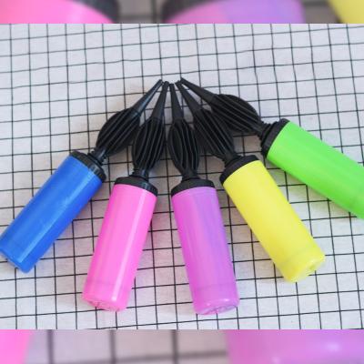 China Balloons Air Filling Manual Balloons Pump Hand Held Portable Plastic Balloons Inflator Pumps For Party Balloons Aceessories for sale