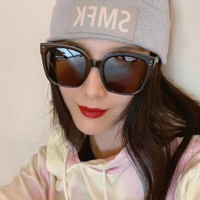 China Fashion Sunglasses 2021 Hot Selling Colorful Sunglasses Custom Logo Fashion Vintage Designer Female Big Frame For Women for sale