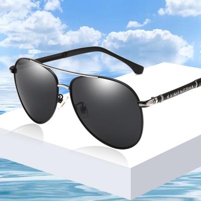 China Fashion Retro Classic Designer Metal Polarized Sunglasses Wholesale Fishing Pilot UV400 Sunglasses With Own Logo for sale