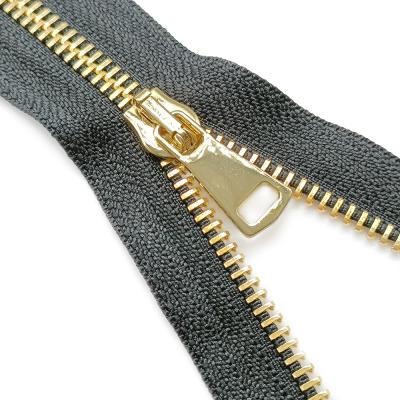 China Good Quality #5 Teeth Metal Zipper Black Sheet Nickel Free Normal Zipper With Sliders Zipper for sale