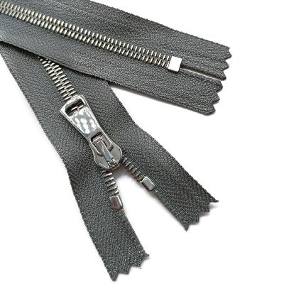 China Wholesale #5 Platinum Teeth Nickel Free Metal Copper Plugged Zippers Fashion Garment Zippers for sale