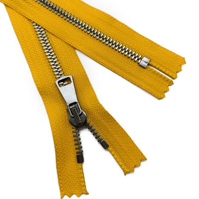 China Custom Color #5 Nickel Free Fancy Long Chain Zipper Pulls Corn Teeth Metal Zipper With Zipper Slider for sale