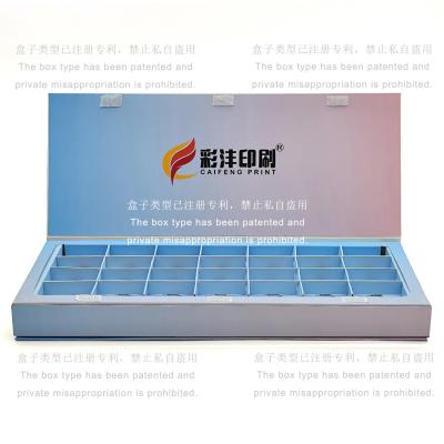 China Custom Logo Printing Coated Paper Chocolate Box Candy Flip Packing Box Met Paper Inserts Te koop