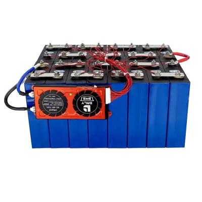 Chine 25-340Ah OEM Grade A 3.2V Lifepo4 Cellules de batterie prismatiques pour le système d'énergie solaire à vendre