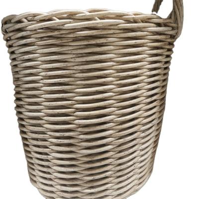 China Viable Natural Wicker Woven Basket Dog And Cat Rattan Laundry Hamper Storage Bathroom for sale