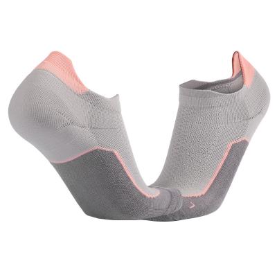 China Men's and women's fitness running breathable socks mountaineering socks sweat-absorbing breathable non-slip sports low-cut socks wholesale for sale