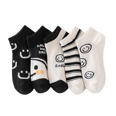 China QUICK DRY Cute Smile Face Girl Style Custom Women Twill Knitted Anti-slip Elastic Cotton Boat Casual Breathable Thin Socks OEM for sale