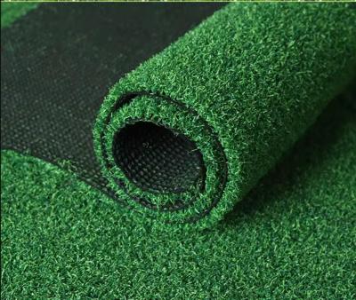 Chine Tapis de gazon vert insonorisé, antidérapant, résistant à l' usure, faux gazon à vendre