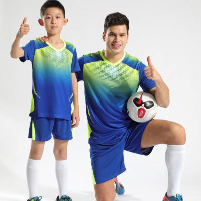 China 2022 sets soccer uniform sports wear 100% polyester football pakistan best quality mens soccer uniform uniform for sale