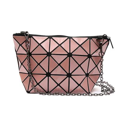 China Fashion PVC Beach Tote Bag Simple Chain Rhombus Plaid Waterproof Casual Shoulder Handbags For Women for sale