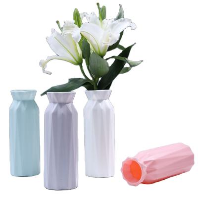 China Modern Design Plastic Plant Vase Flower Pot Christmas Planter for sale