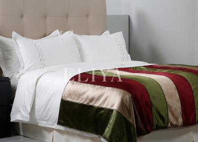 China Customized Hotel White Cotton Fabric Luxury Hotel Bedding Sets 200TC with Embroedery for sale