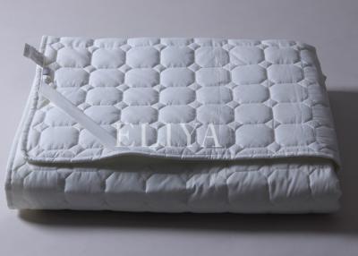 China 180 GSM Or 200 GSM Hollow Mattress Topper Protector Cover Soft and Washable for sale