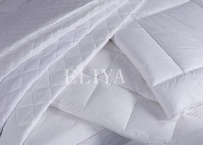 China Diamond Quilted Dasign Hotel Mattress Cover / Matter Topper With Healthy Filling for sale