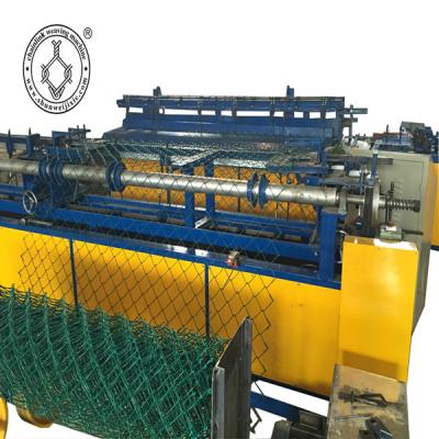 China Hinged And Twisted With Safety Guard Automatic High Speed ​​Chain Link Fence Making Machine for sale