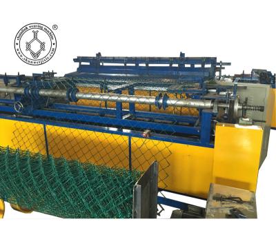 China Full Automatic Factory Single Wire Chain Link Cyclonic Mesh Fence Making Machine for sale