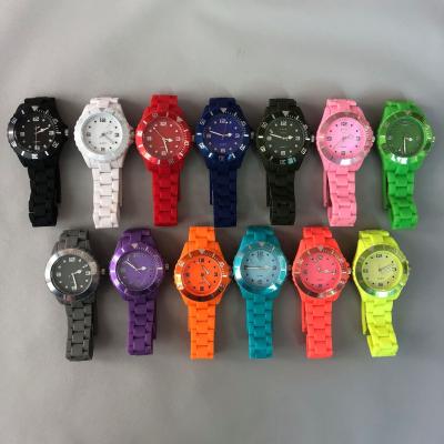 China Non-specific 8 Colors Option Ornament Gift Lovers Jelly Watch Quartz Plastic Wrist Fashionable Watch for sale