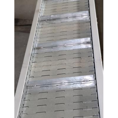 China Garment Stores Wholesale Price of Durable 304 Stainless Steel Wire Mesh Inclined Belt Gravity Conveyor for sale