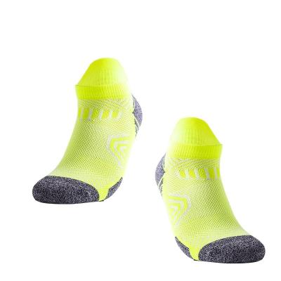 China 2021 Mesh Unisex Colorful Quick Dry Super Elite Workout Sports Breathable Outdoor Running Socks Colorful Ankle Socks Summer for sale