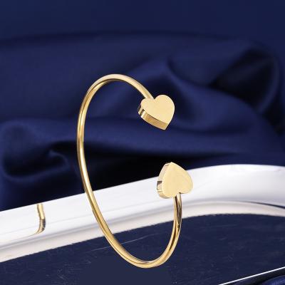 China FASHIONABLE new creative simple heart-shaped bracelet geometric bracelet accessories for sale