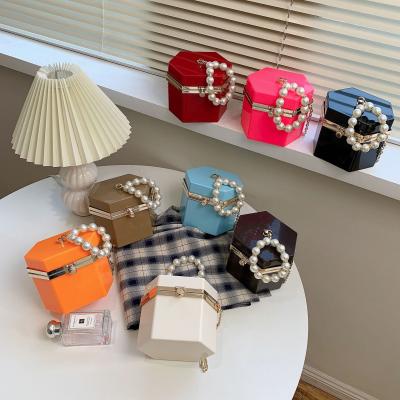 China 100% Factory Direct Sale Supplier High Quality Eco-friendly Acrylic Elegant Hexagon Box Bag Luxury Cross - Body For Ladies for sale