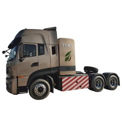 China High Performance CNG Truck 4x4 6x6 Nutzfahrzeug Traktor Te koop