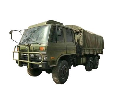 Chine Camion tout-terrain à 4x4 6x6 diesel haut de gamme avec réservoir de chargement et boîte de vitesses FAST à vendre