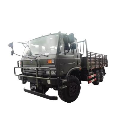 China Equipado con aire acondicionado automático Dongfeng 4X4 6X6 5T 10T 5000kg chasis del camión de servicio fuera de carretera en venta