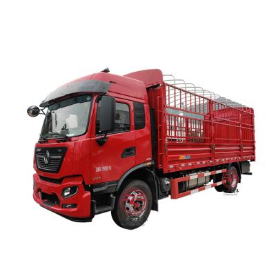 China EURO 5 10 toneladas camión de carga Dongfeng 4x2 con distancia entre ejes de 5000 mm y transporte de animales en venta