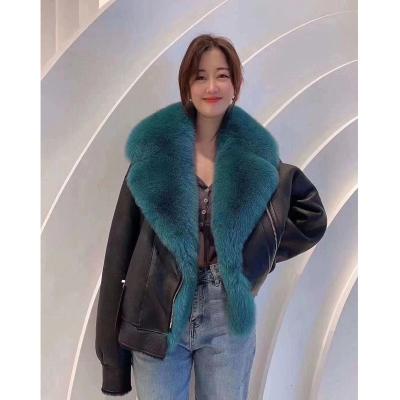 China HH23 Women's Short Design Genuine Leather Jackets Windproof 2021 Winter Ladies Luxury Collar Fox Fur Coats Real for sale