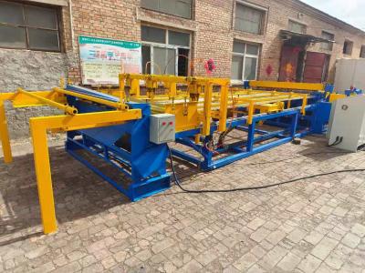 China La talla 1 avanza lentamente la soldadura Mesh Manufacturing Machine de la jaula 2.7m m del pollo en venta