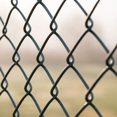 China Easily Assembled Diamond Metal Fence Wire Mesh Farmhouse Chain Link Fence Wire Roll 8ft Galvanized for sale